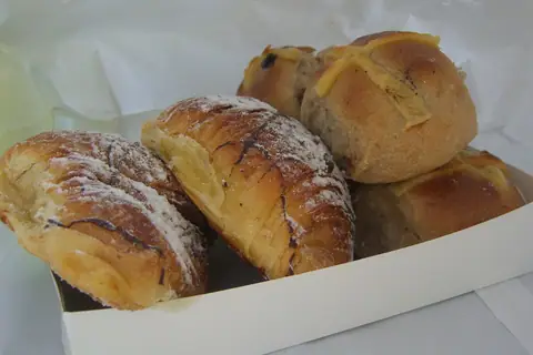 Devine Cakes And Tearoom photo 4